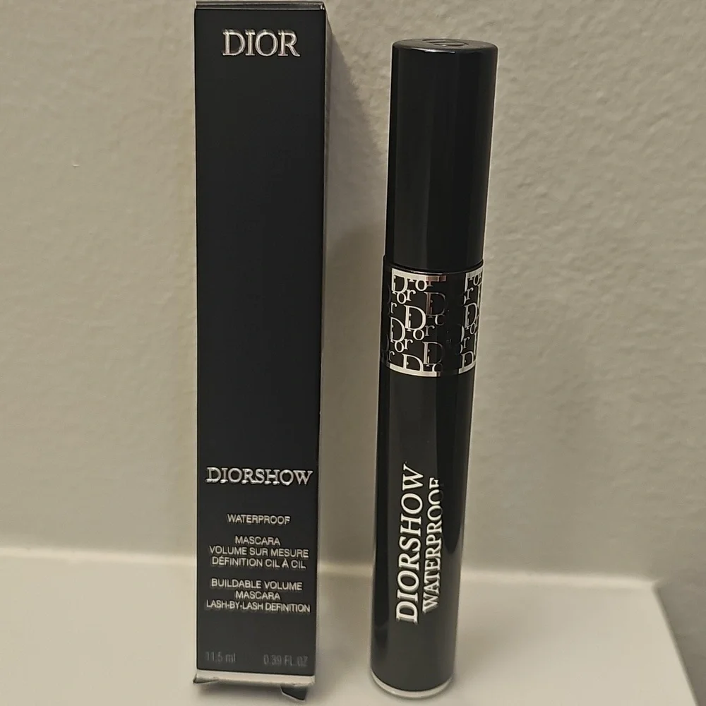 Dior Diorshow Waterproof Buildable Volume Mascara - Noir/Black 090. New, Unused.